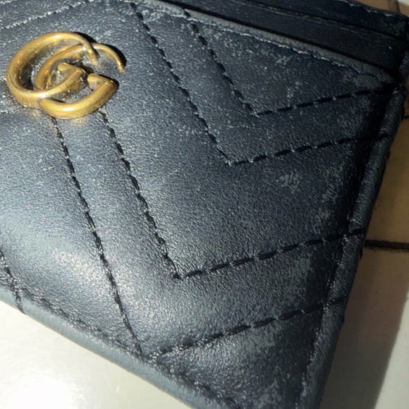 Black Leather Card Holder Wallet with Gold G Logo - Picture 4 of 4